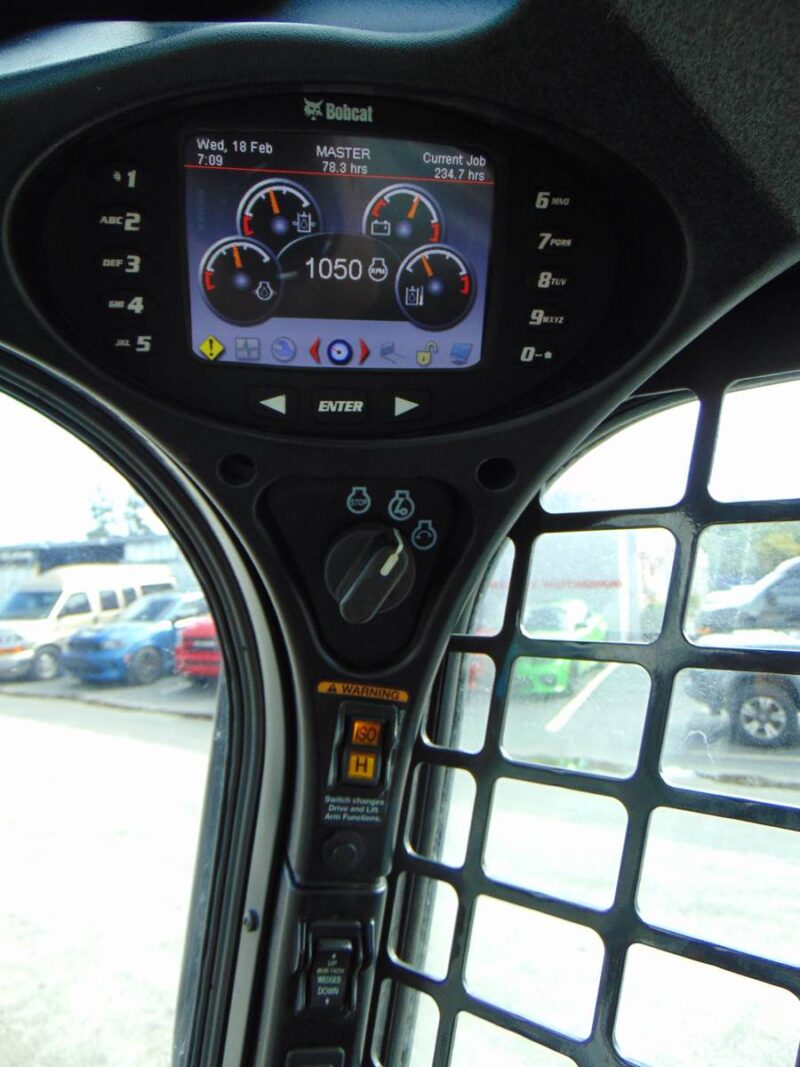 2018 BOBCAT T-770 TURBO 2 SPEED "HIGH FLOW" JOYSTICKS - H.D. COOLING PKG - HEAT AND A/C - STEREO - ONLY 1,132 HOURS - Image 25