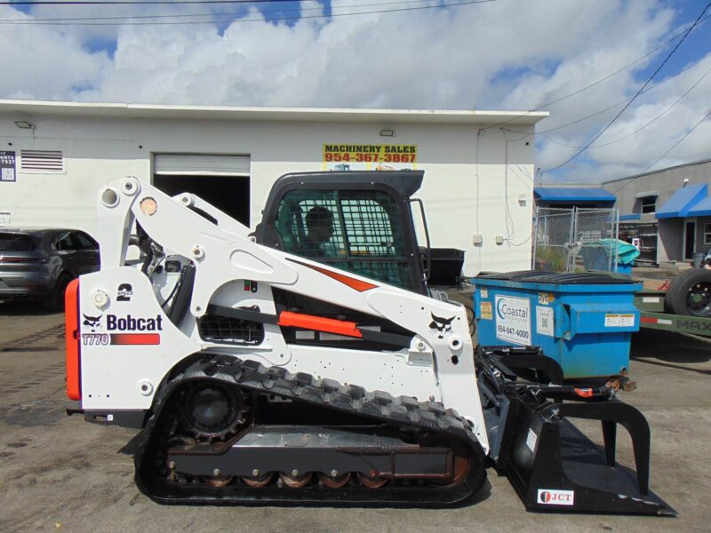 2018 BOBCAT T-770 TURBO 2 SPEED "HIGH FLOW" JOYSTICKS - H.D. COOLING PKG - HEAT AND A/C - STEREO - ONLY 1,132 HOURS - Image 4