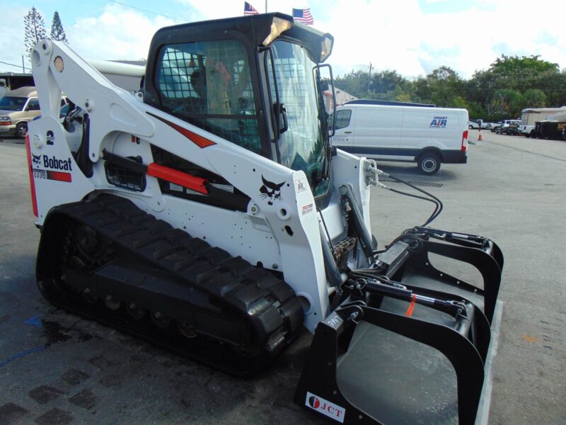 2018 BOBCAT T-770 TURBO 2 SPEED "HIGH FLOW" JOYSTICKS - H.D. COOLING PKG - HEAT AND A/C - STEREO - ONLY 1,132 HOURS - Image 5