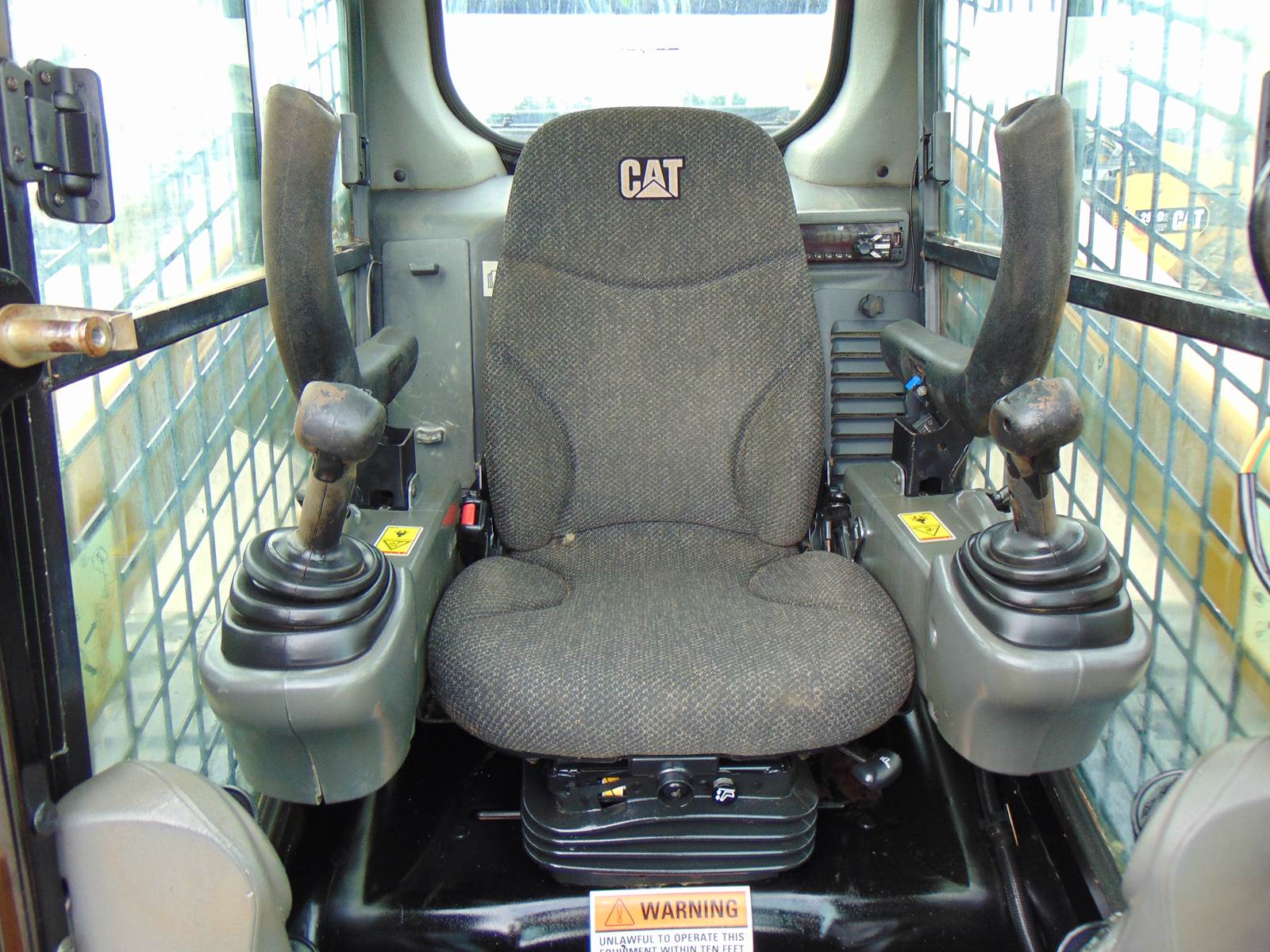 2017 CAT 289D TURBO 2 SPEED - JOYSTICKS - HEAT AND A/C - POWER QUICK ATTACH - COUNTERWEIGHTS - DPF DELETED - 1,642 HOURS - Image 17
