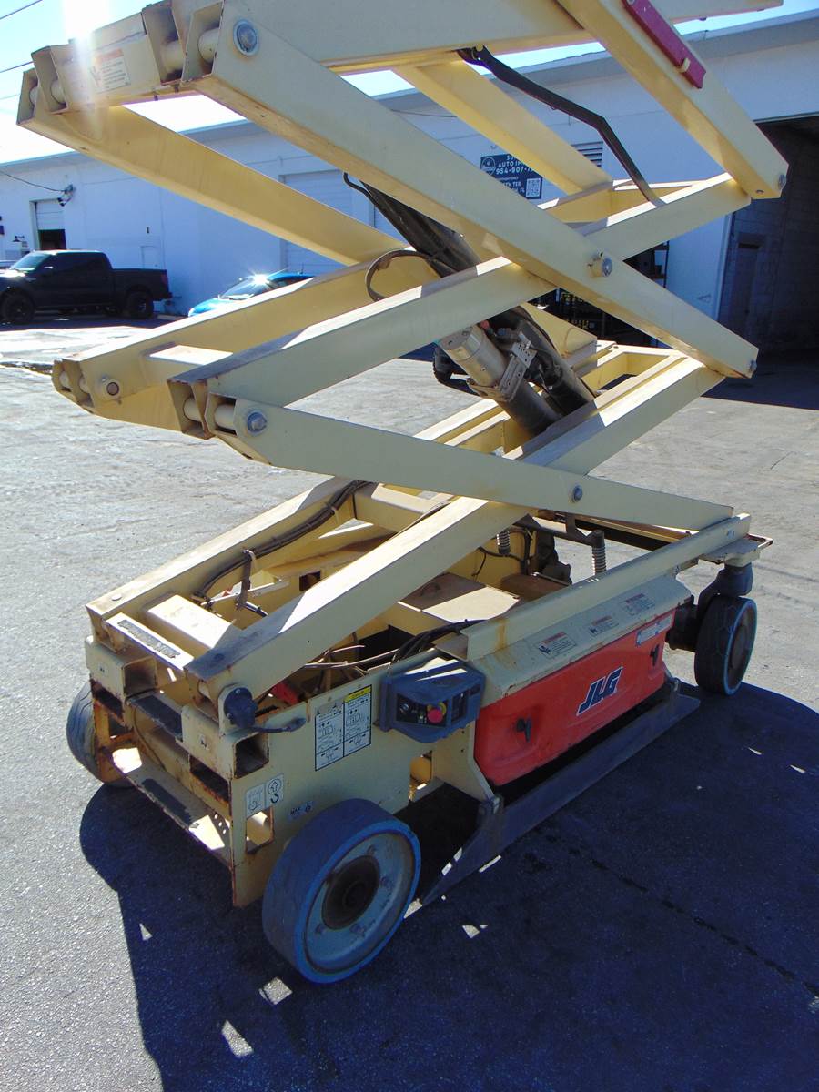 2018 JLG 3246ES SCISSOR LIFT - 38' WORKING HEIGHT - EXCELLENT ALL ORIGINAL PAINT - LOW HOURS - PERFORMS LIKE NEW - Image 16