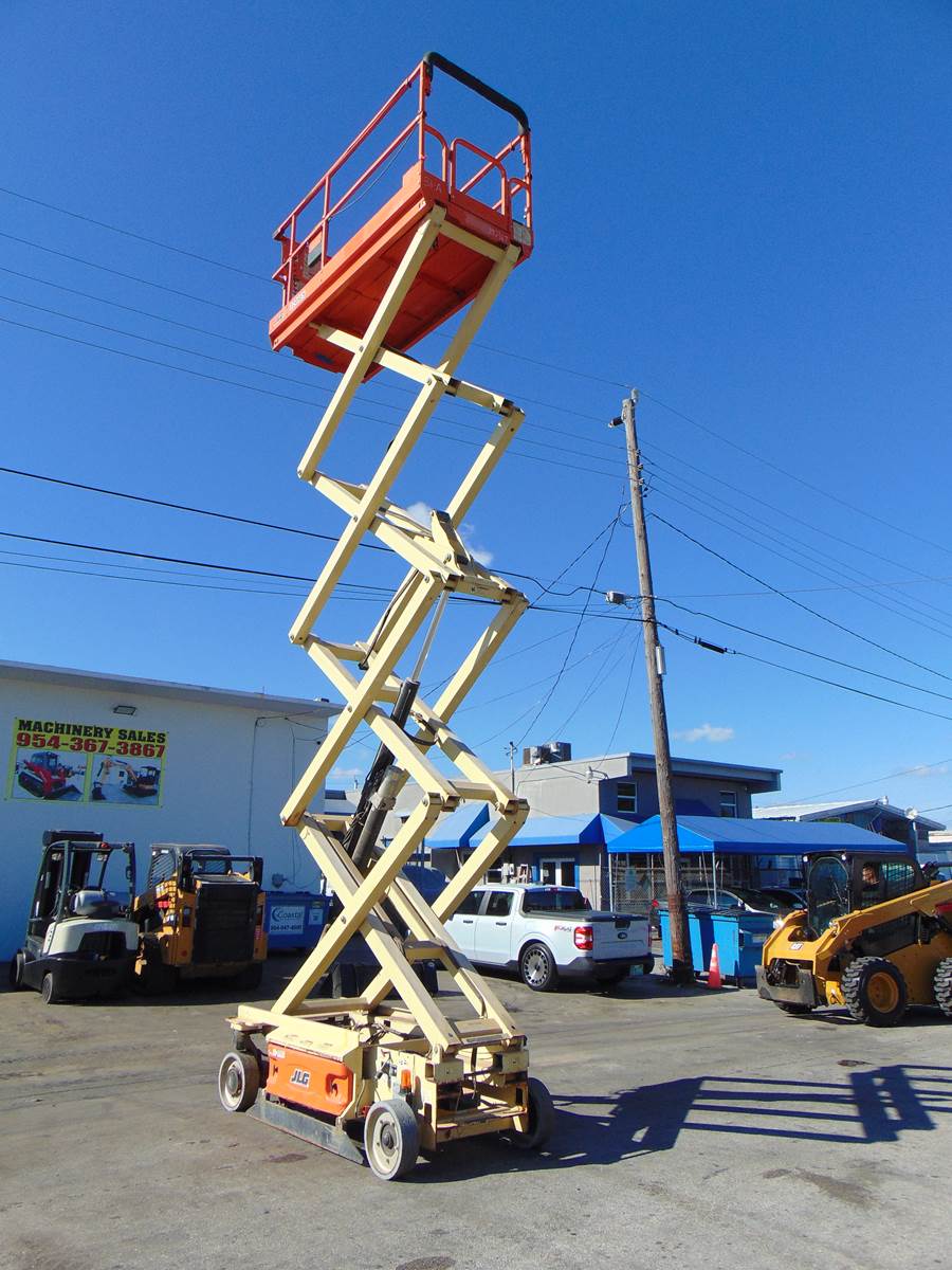 2018 JLG 3246ES SCISSOR LIFT - 38' WORKING HEIGHT - EXCELLENT ALL ORIGINAL PAINT - LOW HOURS - PERFORMS LIKE NEW - Image 24