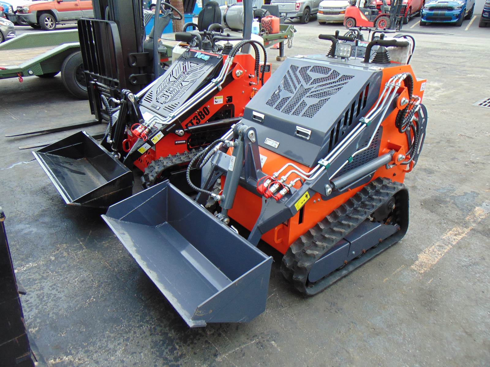 2026 AGT FT380-R SKID STEER STAND BEHIND TRACK LOADER - 23 HP GAS V-TWIN MOTOR - Image 2