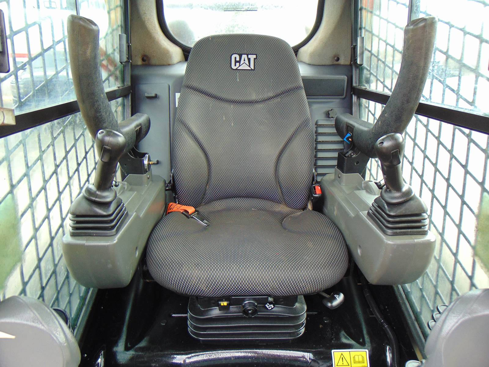 2020 CAT 259D3 TURBO 2 SPEED "COMFORT CAB" HEAT - AC - STEREO - CAMERA - JOYSTICKS - 1,143 HOURS - INSPECTED AND SERVICED - Image 16