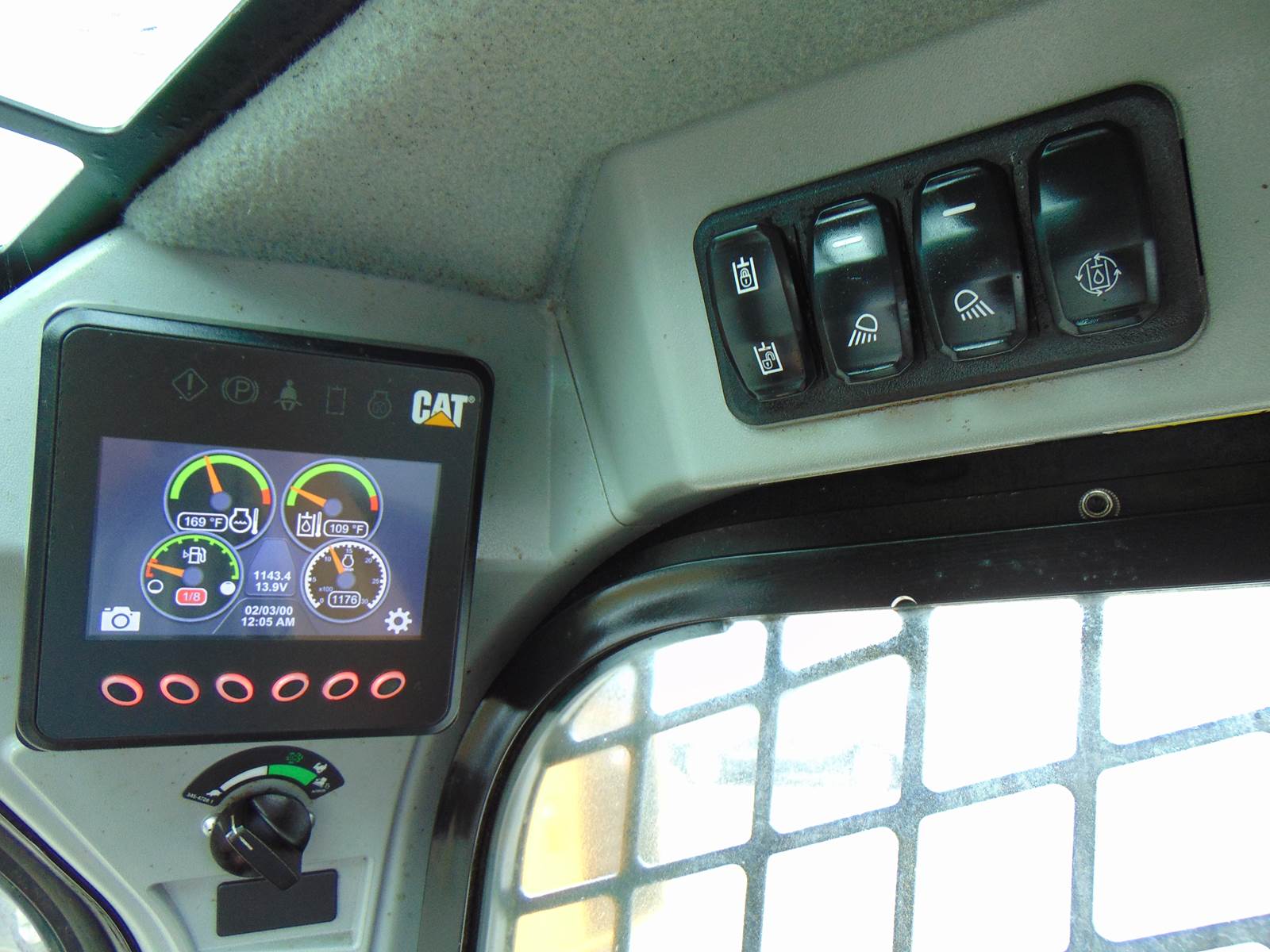 2020 CAT 259D3 TURBO 2 SPEED "COMFORT CAB" HEAT - AC - STEREO - CAMERA - JOYSTICKS - 1,143 HOURS - INSPECTED AND SERVICED - Image 19