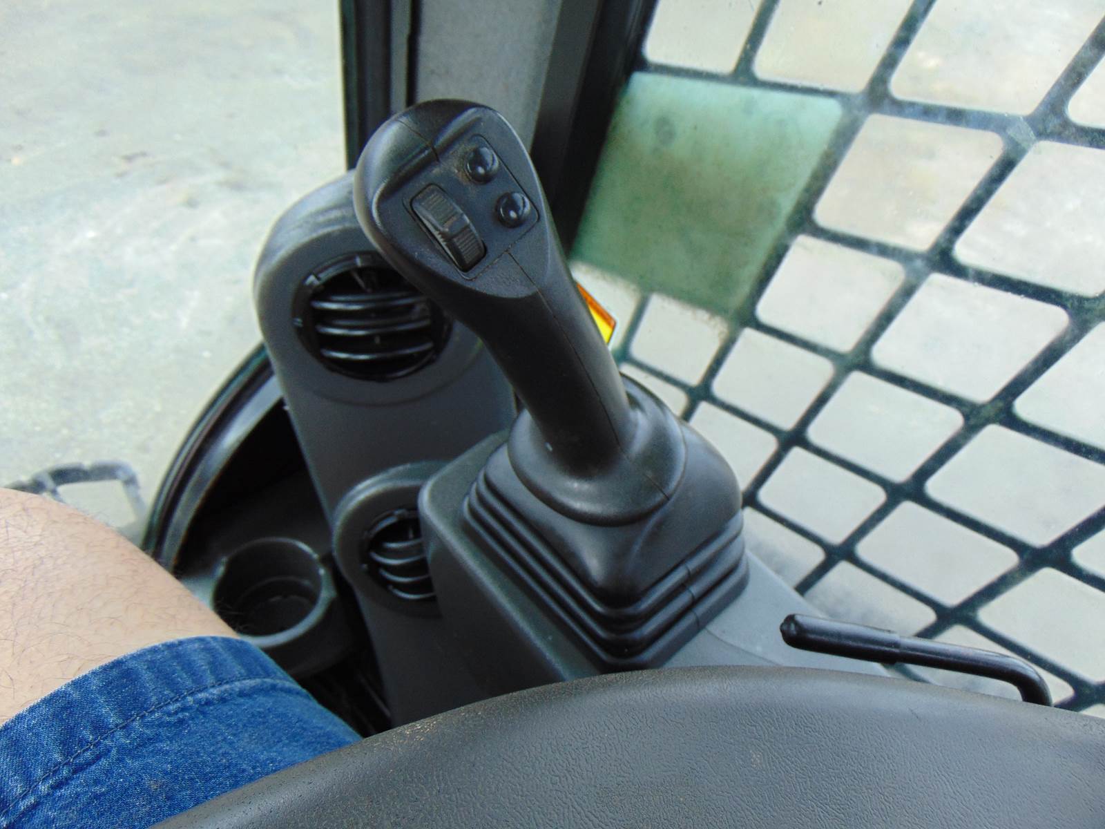 2020 CAT 259D3 TURBO 2 SPEED "COMFORT CAB" HEAT - AC - STEREO - CAMERA - JOYSTICKS - 1,143 HOURS - INSPECTED AND SERVICED - Image 23