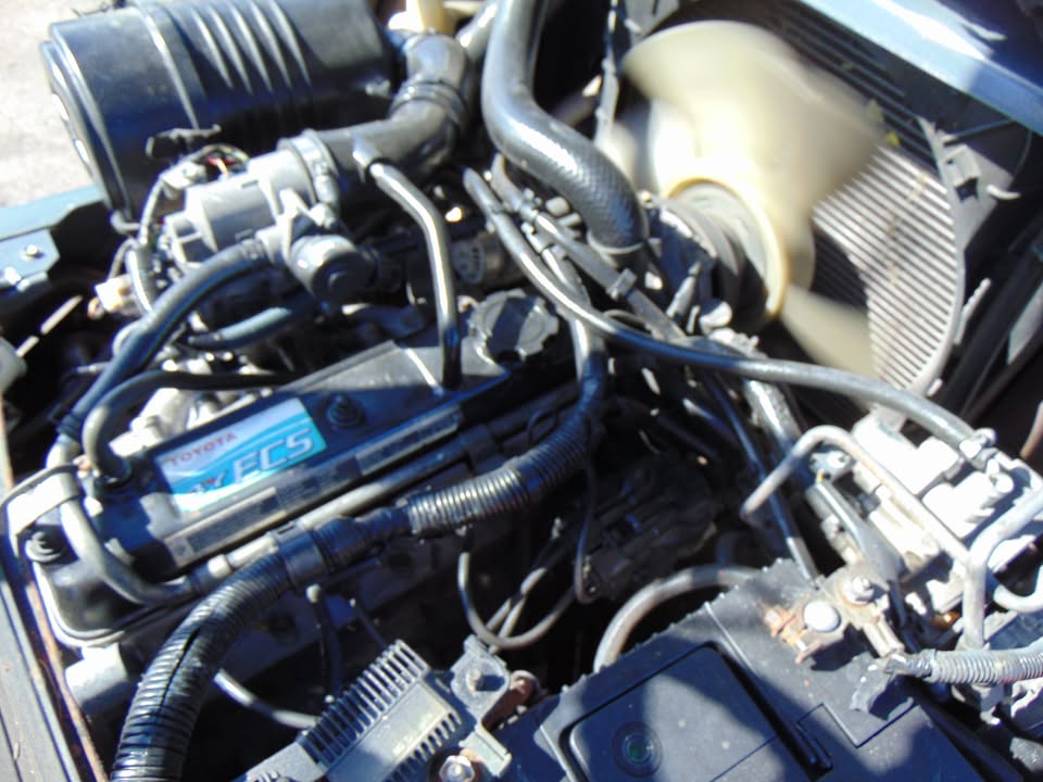 2013 TOYOTA 4.5K LB CAPACITY - DUAL STAGE MAST - LP PROPANE POWERED PNEUMATIC TIRE FORKLIFT FOR SALE 6' long super forks - propane tank included - only 2,035 hours - runs perfect - Image 14