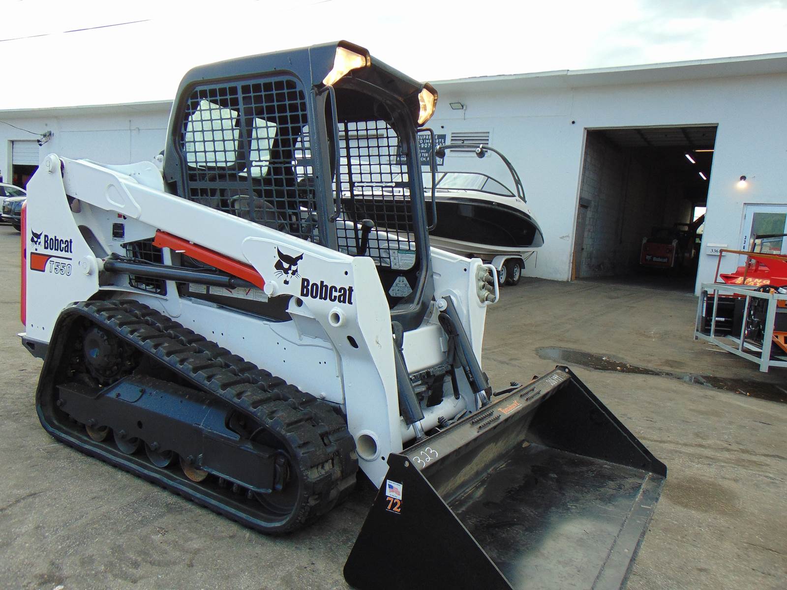2018 BOBCAT T550 TURBO SKID STEER TRACK LOADER - ONLY 1,693 HOURS - HAND AND FOOT CONTROLS - 100% SERVICED - Image 2
