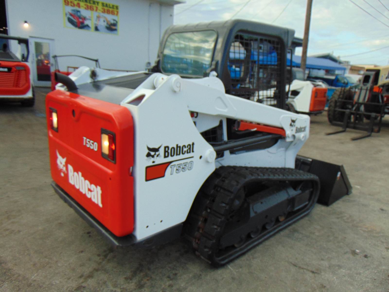 2018 BOBCAT T550 TURBO SKID STEER TRACK LOADER - ONLY 1,693 HOURS - HAND AND FOOT CONTROLS - 100% SERVICED - Image 5
