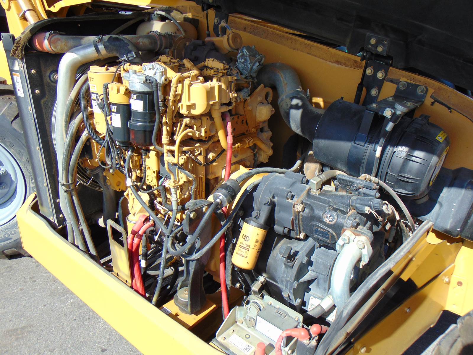 2018 CAT TL1055 TELEHANDLER "DELETED" NO DEF - 10K LBS - 55 FT - ROTATING FORK CARRIAGE - OUTRIGGERS - ONLY 2,631 HOURS - NEW TIRES - Image 14