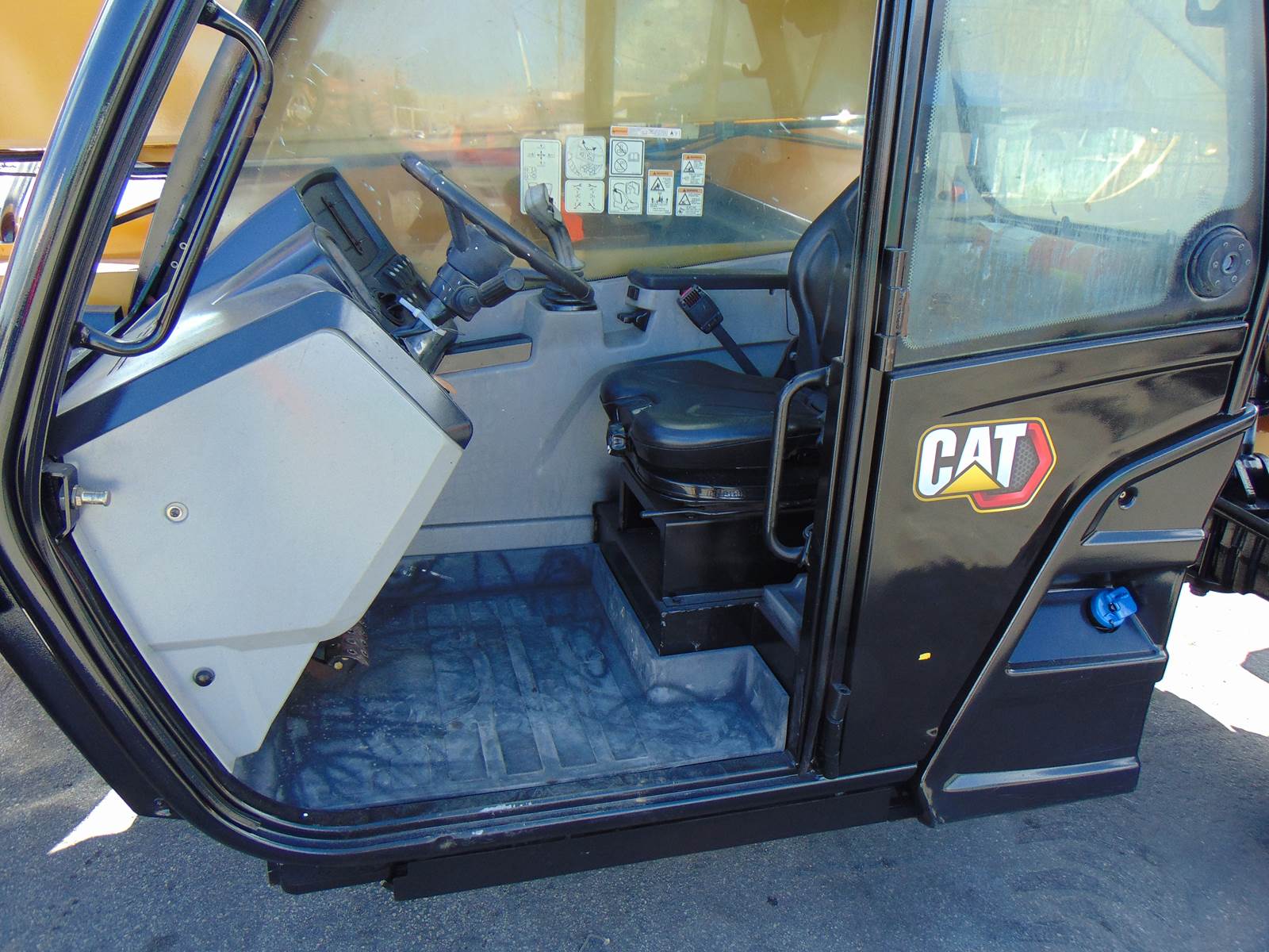 2018 CAT TL1055 TELEHANDLER "DELETED" NO DEF - 10K LBS - 55 FT - ROTATING FORK CARRIAGE - OUTRIGGERS - ONLY 2,631 HOURS - NEW TIRES - Image 16