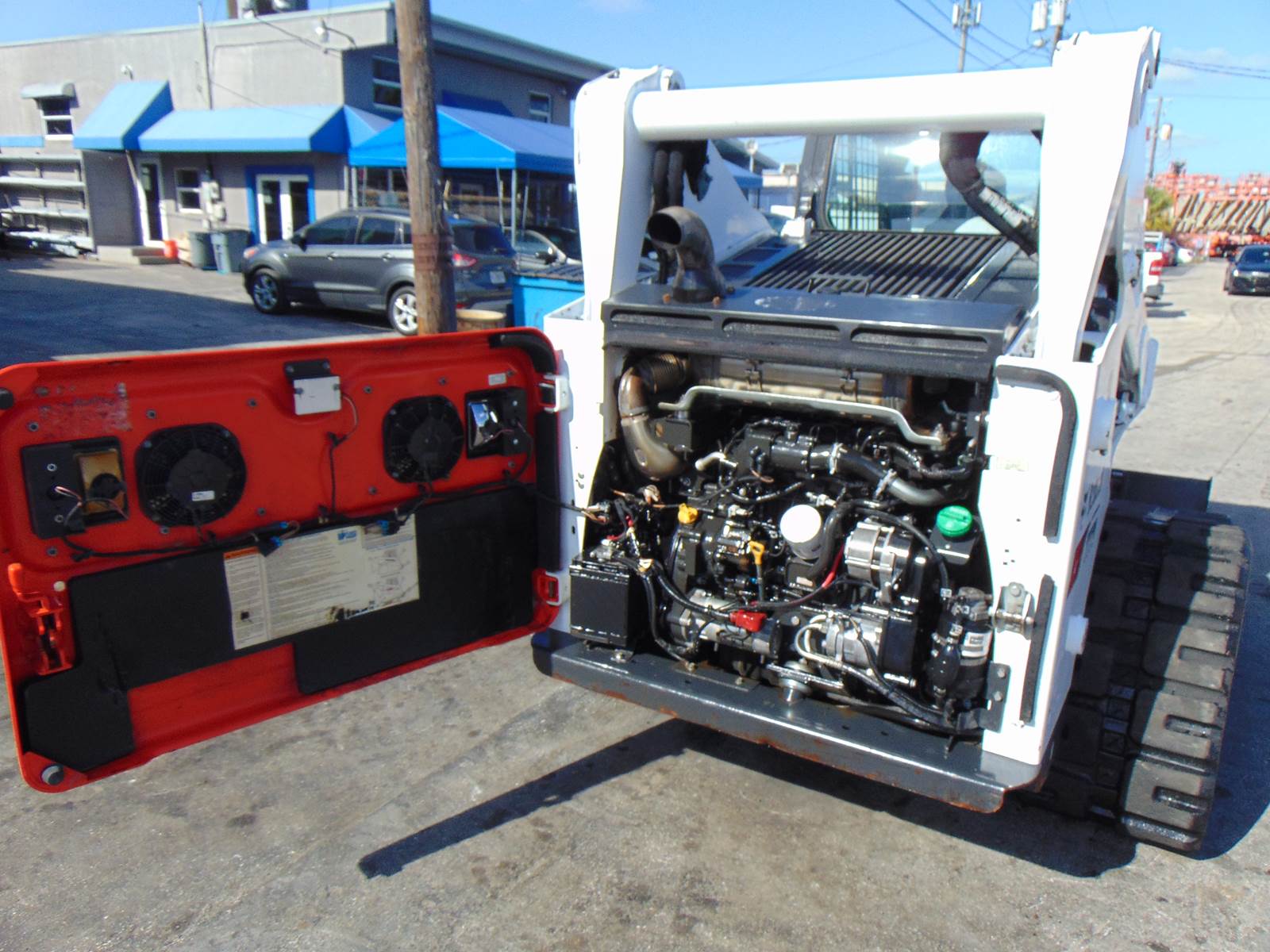 2020 BOBCAT T770 TURBO 2 SPEED "HIGH FLOW" - H.D. COOLING PKG - JOYSTICKS - BOB TACH POWER COUPLER - SUPER LOW HOURS - 100% ORIGINAL - Image 12