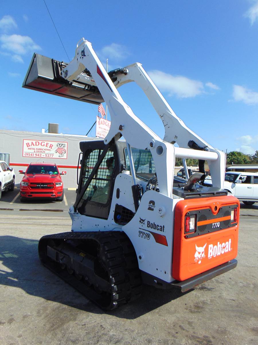 2020 BOBCAT T770 TURBO 2 SPEED "HIGH FLOW" - H.D. COOLING PKG - JOYSTICKS - BOB TACH POWER COUPLER - SUPER LOW HOURS - 100% ORIGINAL - Image 14
