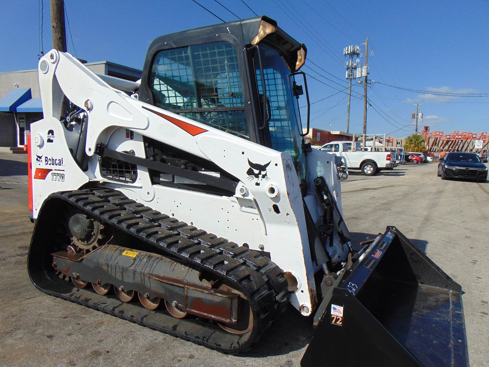 2020 BOBCAT T770 TURBO 2 SPEED "HIGH FLOW" - H.D. COOLING PKG - JOYSTICKS - BOB TACH POWER COUPLER - SUPER LOW HOURS - 100% ORIGINAL - Image 2