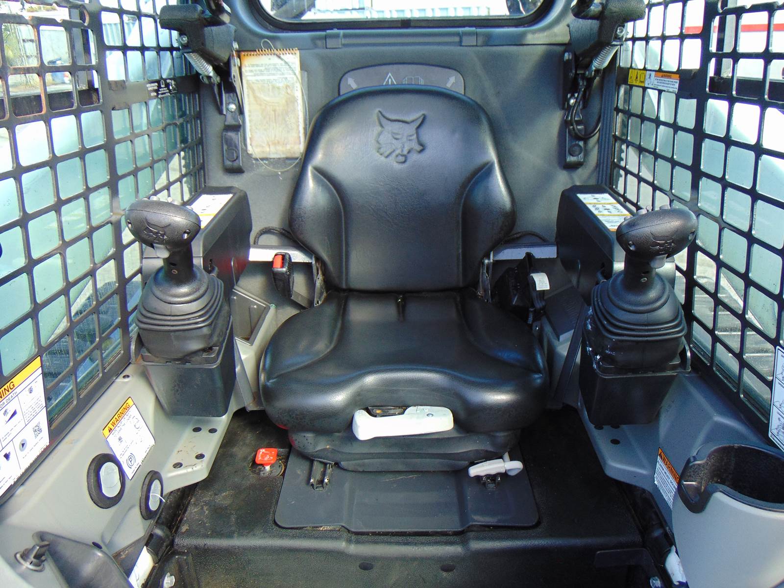 2020 BOBCAT T770 TURBO 2 SPEED "HIGH FLOW" - H.D. COOLING PKG - JOYSTICKS - BOB TACH POWER COUPLER - SUPER LOW HOURS - 100% ORIGINAL - Image 26