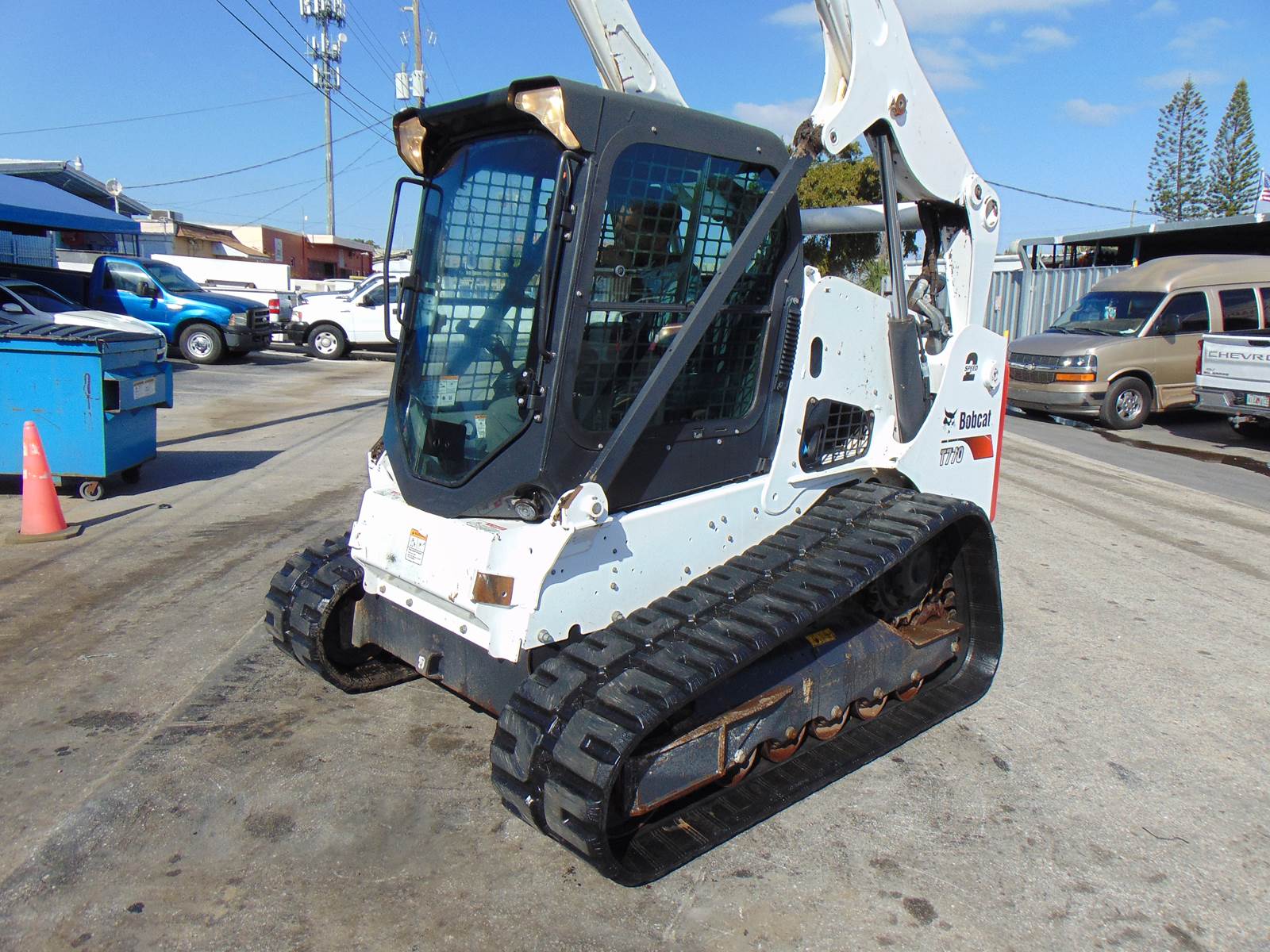 2020 BOBCAT T770 TURBO 2 SPEED "HIGH FLOW" - H.D. COOLING PKG - JOYSTICKS - BOB TACH POWER COUPLER - SUPER LOW HOURS - 100% ORIGINAL - Image 6