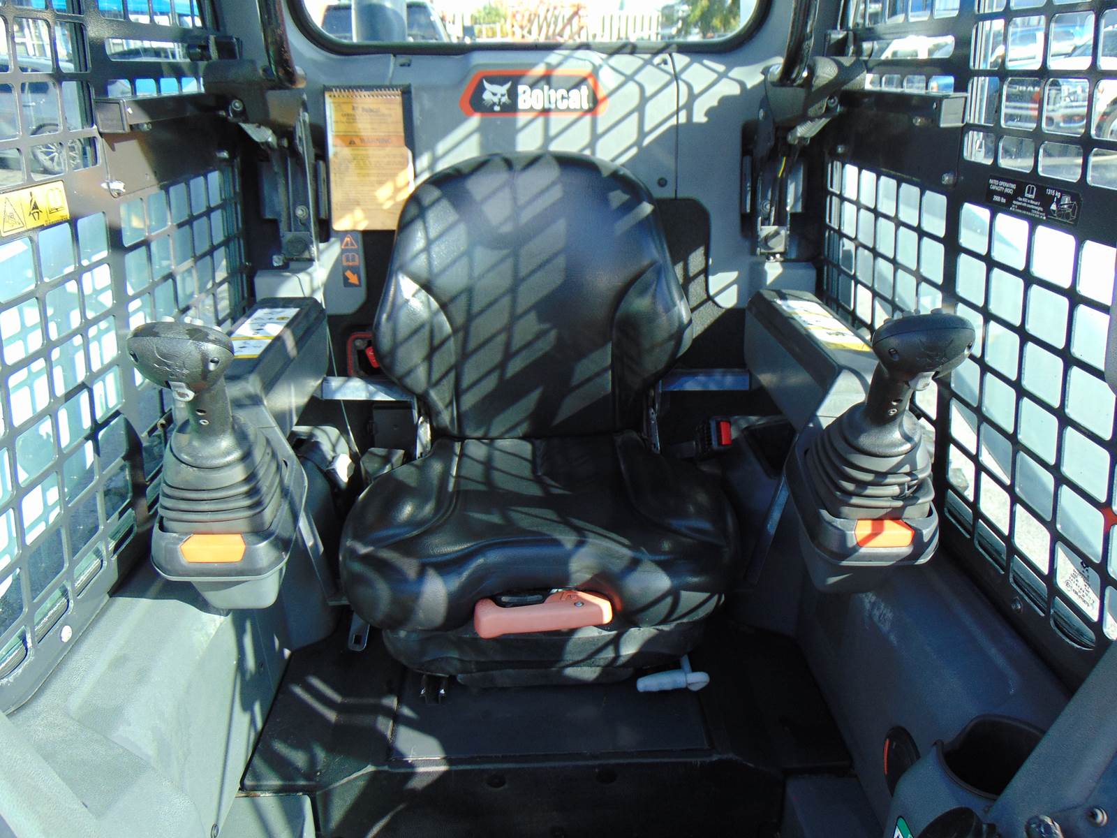 2020 BOBCAT S-76 TURBO 2 SPEED - HEAT & A/C - JOYSTICK CONTROLS - BOB TACH - CAMERA - ADVANCED MONITOR DISPLAY - ONLY 1,544 HOURS - Image 19