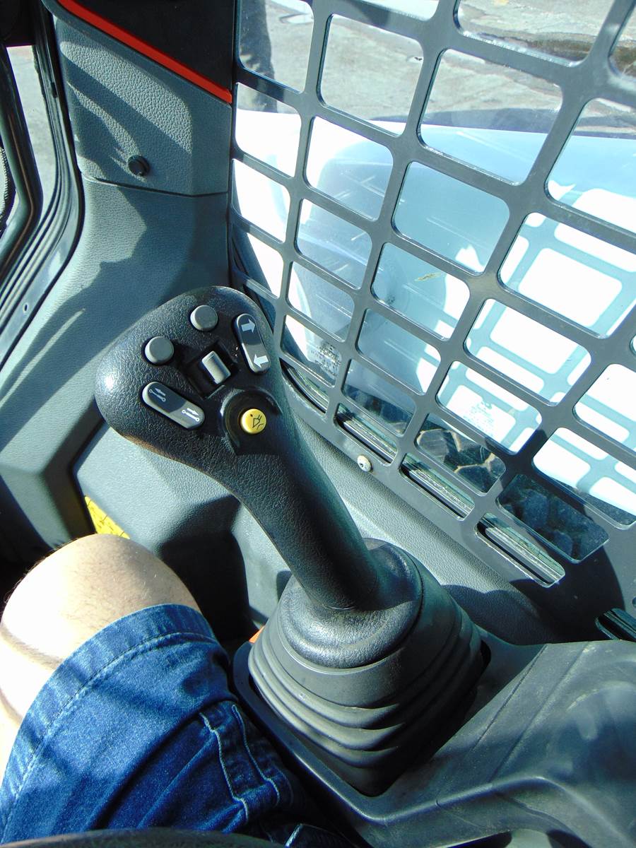 2020 BOBCAT S-76 TURBO 2 SPEED - HEAT & A/C - JOYSTICK CONTROLS - BOB TACH - CAMERA - ADVANCED MONITOR DISPLAY - ONLY 1,544 HOURS - Image 15