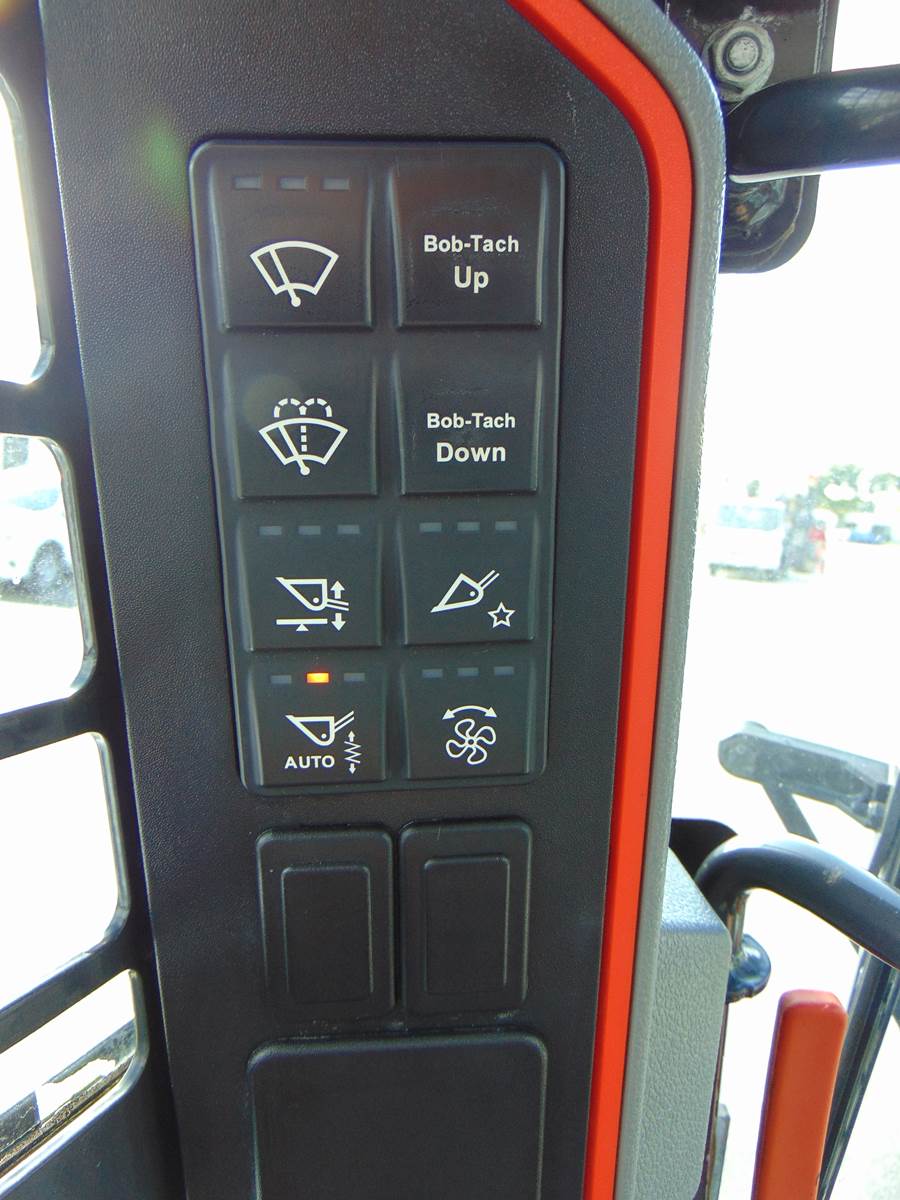 2020 BOBCAT S-76 TURBO 2 SPEED - HEAT & A/C - JOYSTICK CONTROLS - BOB TACH - CAMERA - ADVANCED MONITOR DISPLAY - ONLY 1,544 HOURS - Image 11