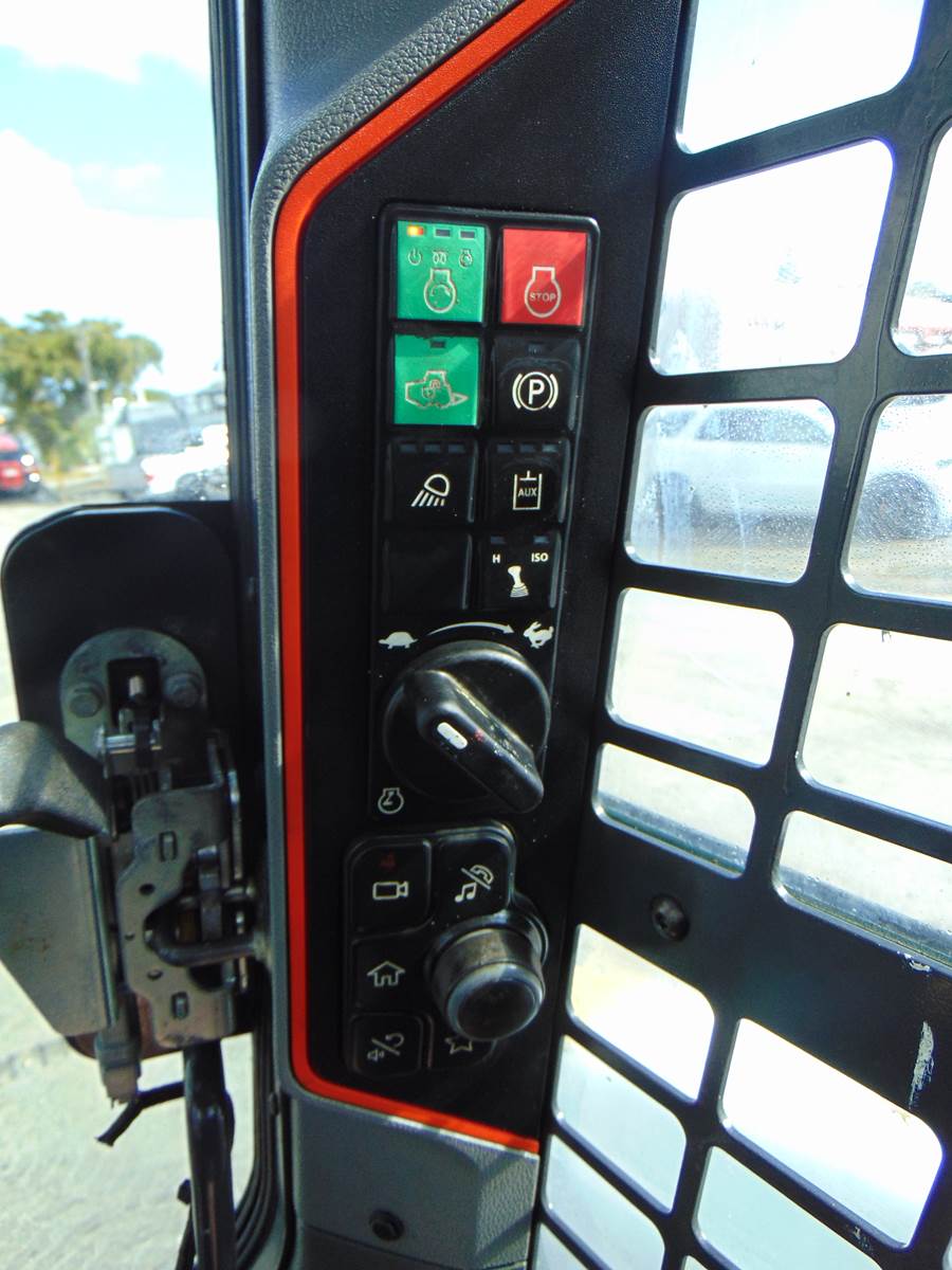 2020 BOBCAT S76 TURBO - 4 BRAND NEW TIRES - HEAT AND AC COMFORT CAB - BACK UP CAMERA - ONLY 1,145 HOURS - Image 18