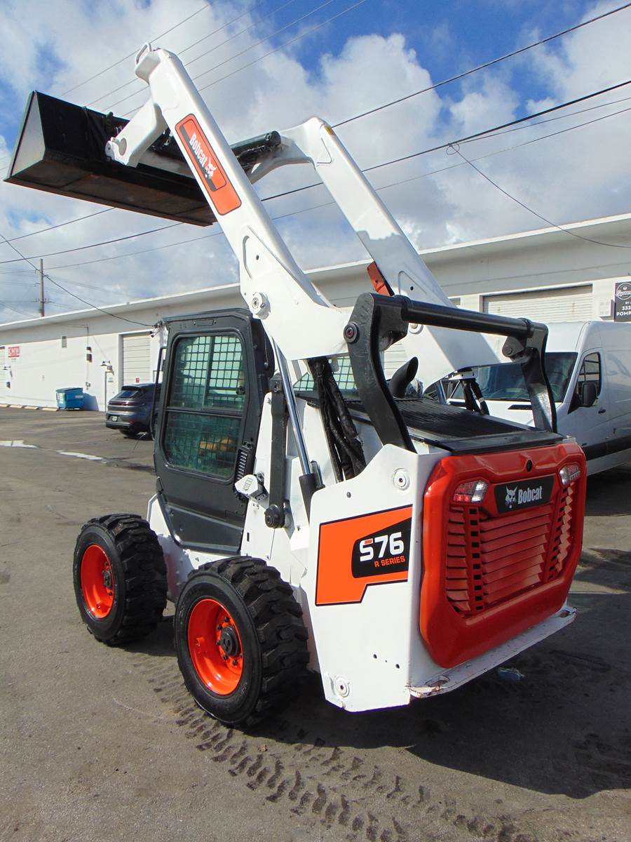 2020 BOBCAT S76 TURBO - 4 BRAND NEW TIRES - HEAT AND AC COMFORT CAB - BACK UP CAMERA - ONLY 1,145 HOURS - Image 6