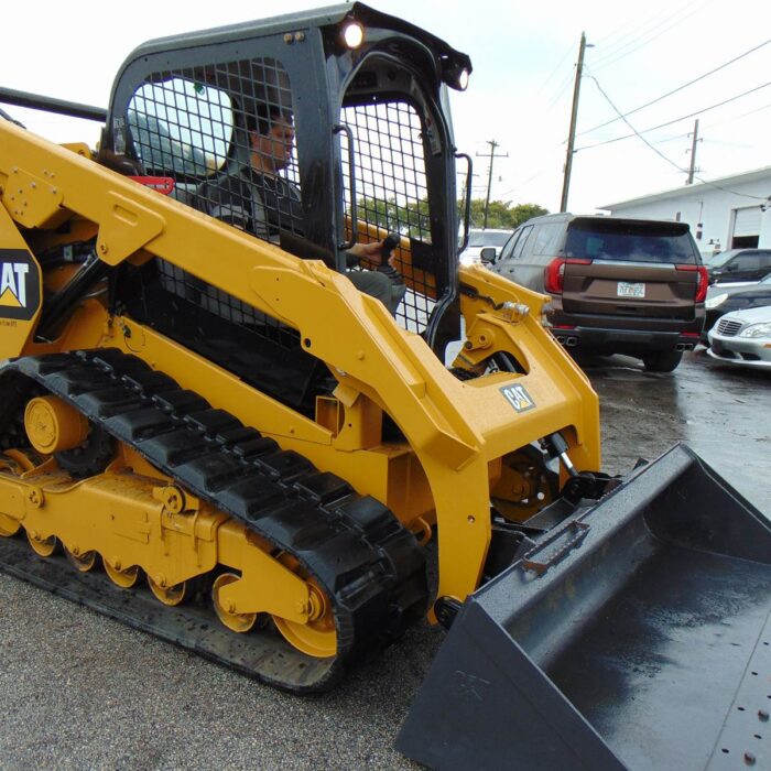 2019 CAT 289D TURBO 2 SPEED - ONLY 1,360 HOURS - 1 OWNER - JOYSTICK CONTROLS - CAMERA - HEATED AIR RIDE SEAT