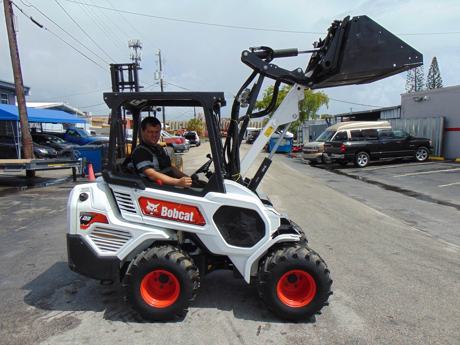 2021 BOBCAT L23 ARTICULATED FRONT END MINI LOADER - KUBOTA DIESEL - POWER QUICK ATTACH - ONLY 1,129 HOURS - Image 7