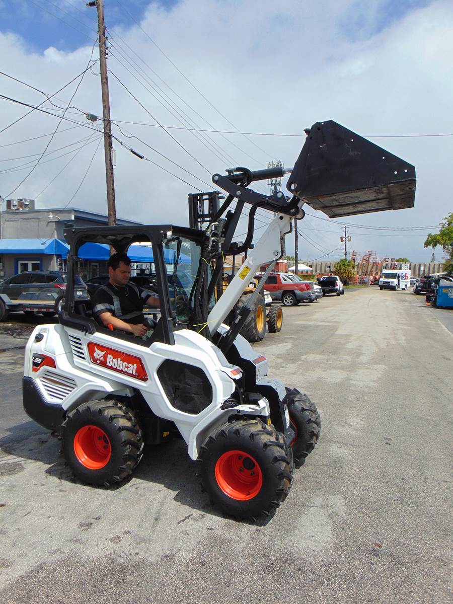 2021 BOBCAT L23 ARTICULATED FRONT END MINI LOADER - KUBOTA DIESEL - POWER QUICK ATTACH - ONLY 1,129 HOURS - Image 6