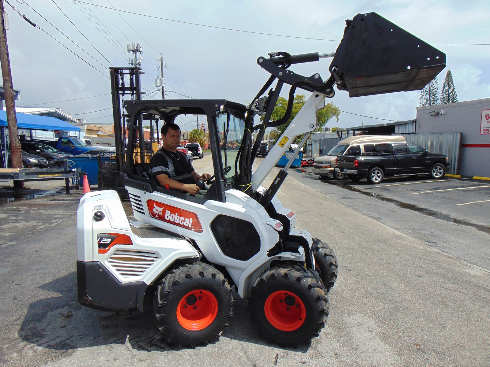 2021 BOBCAT L23 ARTICULATED FRONT END MINI LOADER - KUBOTA DIESEL - POWER QUICK ATTACH - ONLY 1,129 HOURS - Image 4