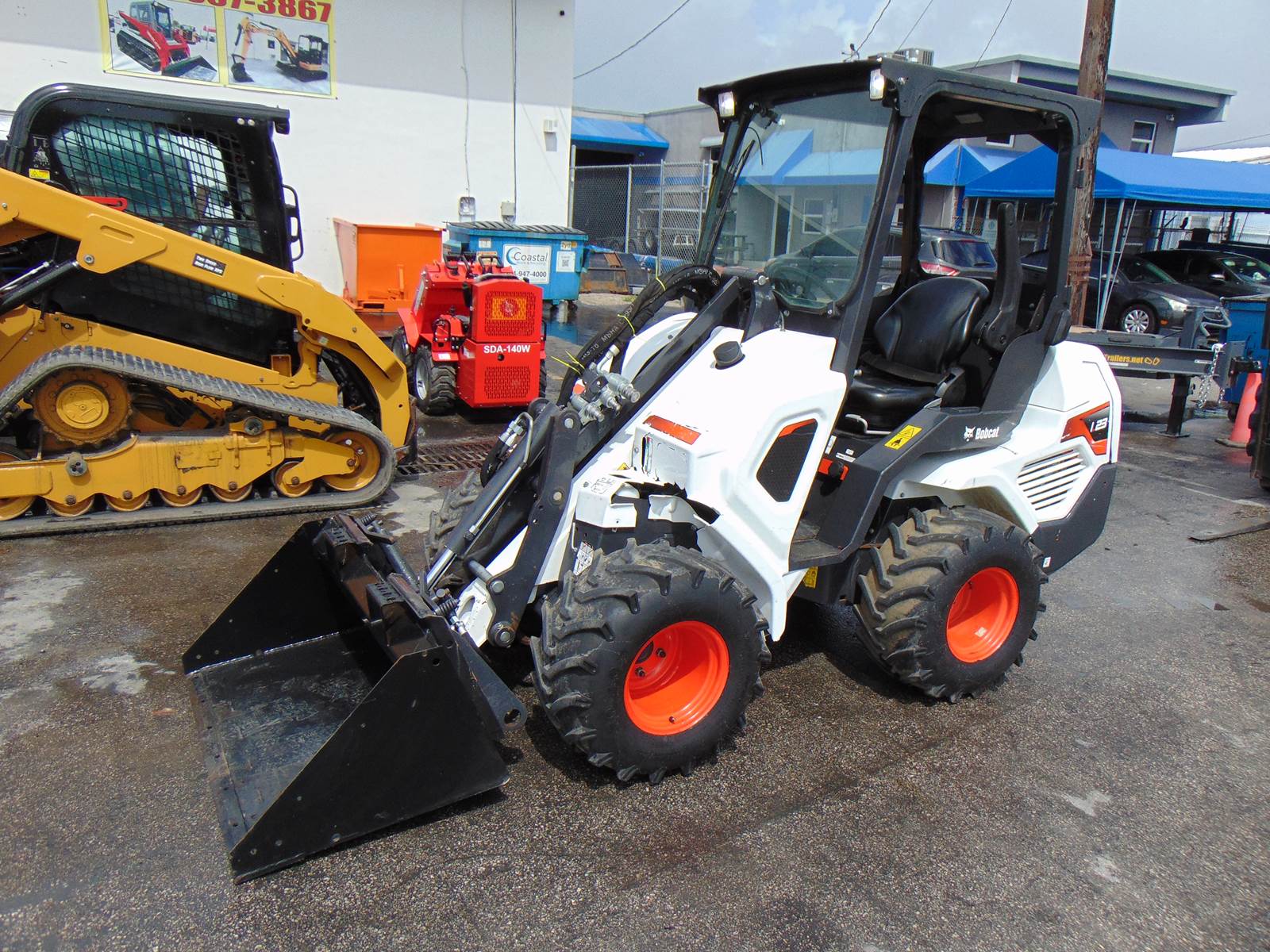 2021 BOBCAT L23 ARTICULATED FRONT END MINI LOADER - KUBOTA DIESEL - POWER QUICK ATTACH - ONLY 1,129 HOURS - Image 3