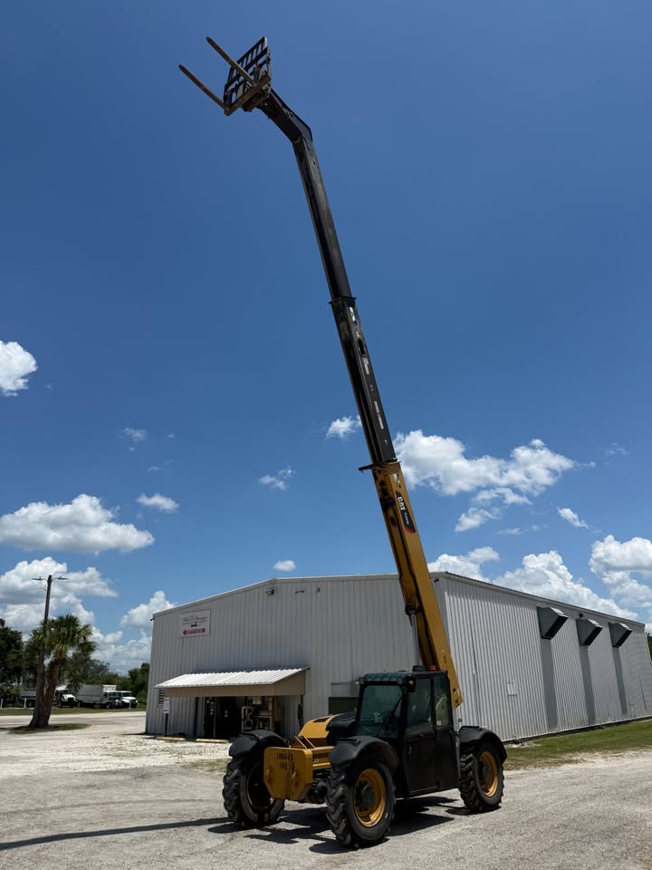 2013 CAT TL-943C 9K TELEHANDLER FOR SALE - ALL ORIGINAL AMAZING CONDITION - 100% perfect and job ready - needs nothing - easy financing - free local delivery - Image 3