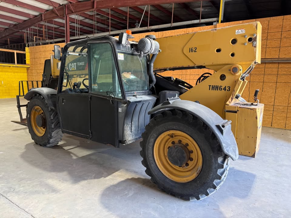 2013 CAT TL-943C 9K TELEHANDLER FOR SALE - ALL ORIGINAL AMAZING CONDITION - 100% perfect and job ready - needs nothing - easy financing - free local delivery - Image 5