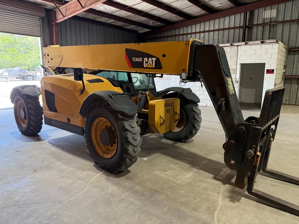 2013 CAT TL-943C 9K TELEHANDLER FOR SALE - ALL ORIGINAL AMAZING CONDITION - 100% perfect and job ready - needs nothing - easy financing - free local delivery - Image 7