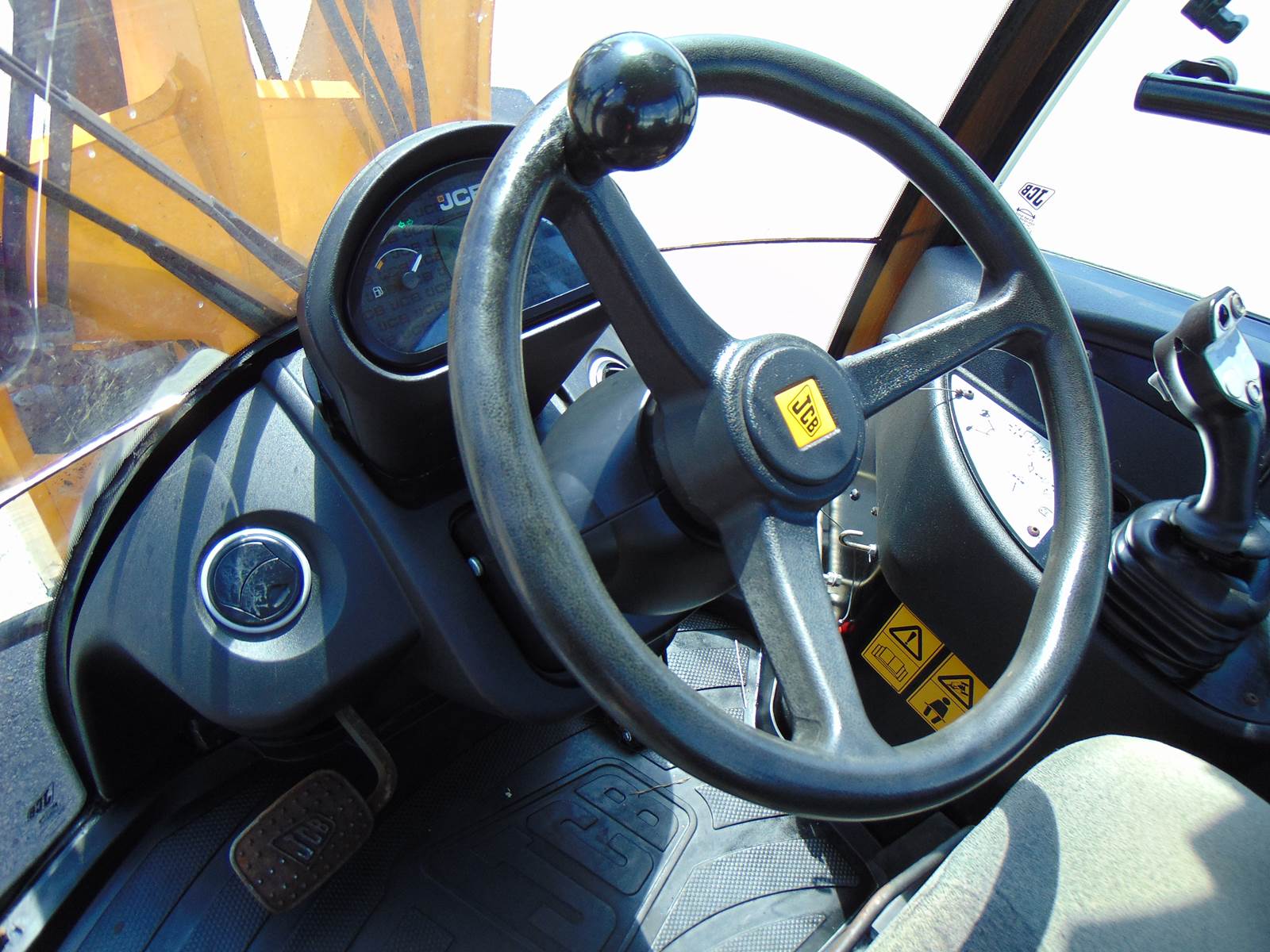 2015 JCB 407 ARTICULATED FRONT END "11K POUND" WHEEL LOADER 4X4 - ORIGINAL 1 OWNER - 65 HP KOHLER DIESEL - SERVICED TODAY - Image 11