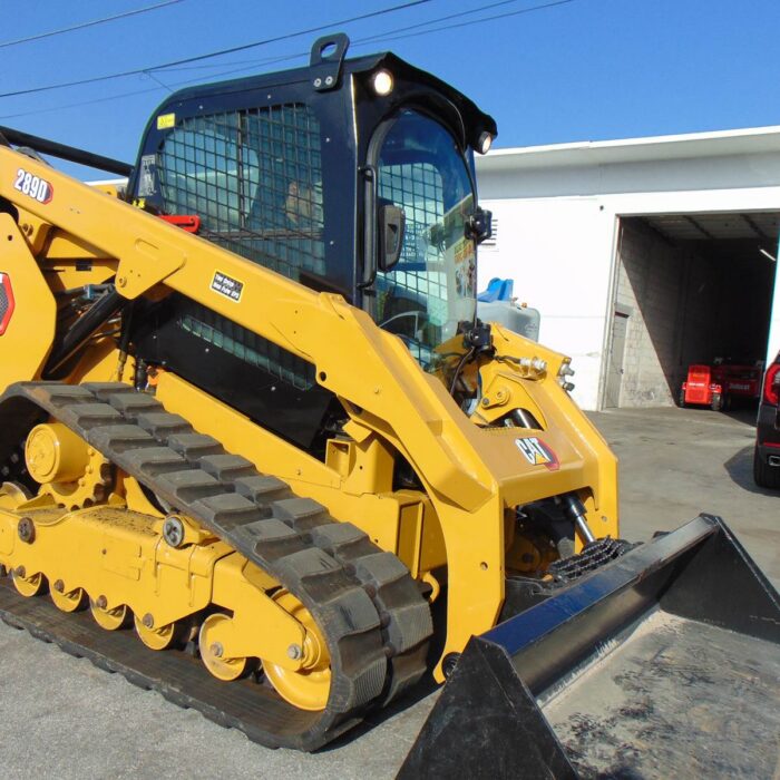 2015 CAT 289D TURBO 2 SPEED - PRE EMISSIONS DIESEL - SUPER LOADED - HEAT - AC - JOYSTICKS - AIR RIDE - BRAND NEW TRACKS - 1,932 HOURS