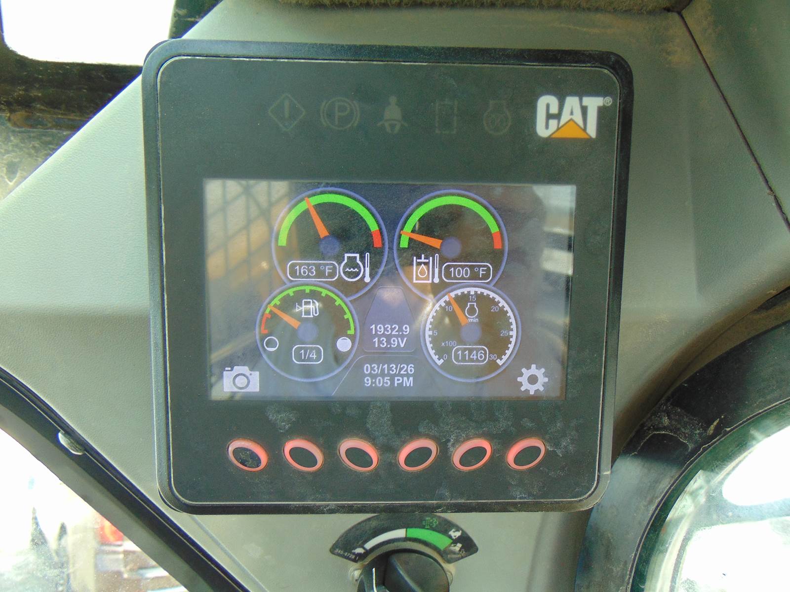 2015 CAT 289D TURBO 2 SPEED - PRE EMISSIONS DIESEL - SUPER LOADED - HEAT - AC - JOYSTICKS - AIR RIDE - BRAND NEW TRACKS - 1,932 HOURS - Image 20
