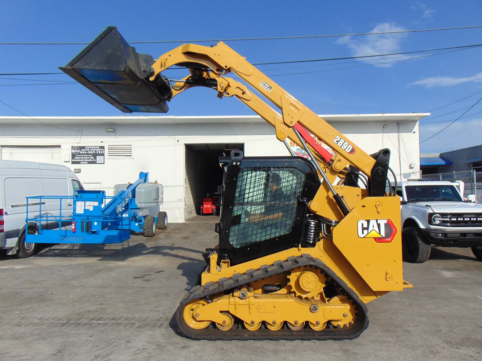 2015 CAT 289D TURBO 2 SPEED - PRE EMISSIONS DIESEL - SUPER LOADED - HEAT - AC - JOYSTICKS - AIR RIDE - BRAND NEW TRACKS - 1,932 HOURS - Image 9