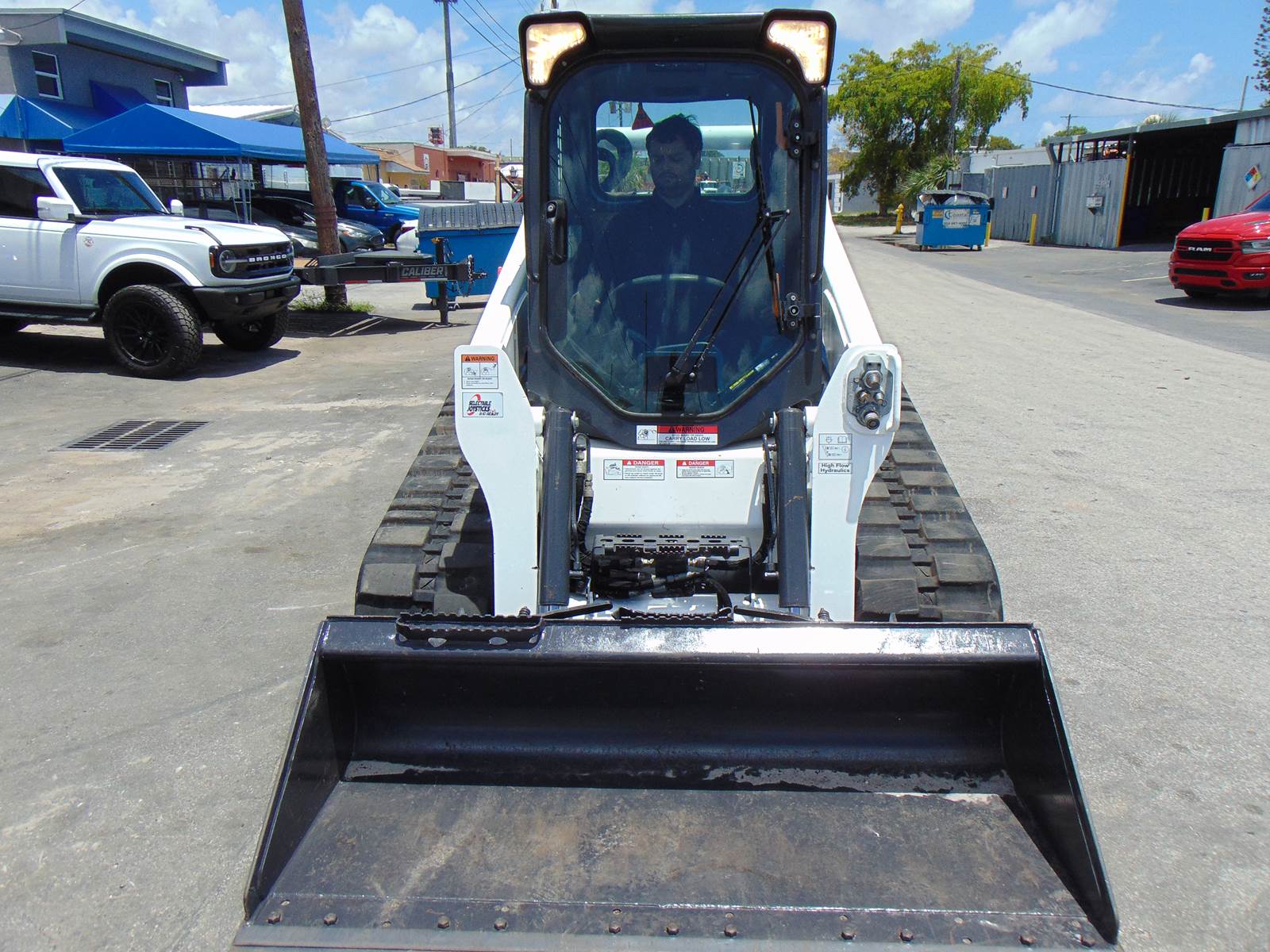 2021 BOBCAT T770 TURBO 2 SPEED "HIGH FLOW" 92 HP - JOYSTICKS - HEAT AND A/C - SUPER LOADED - ONLY 1,348 HOURS - JOB READY - Image 41