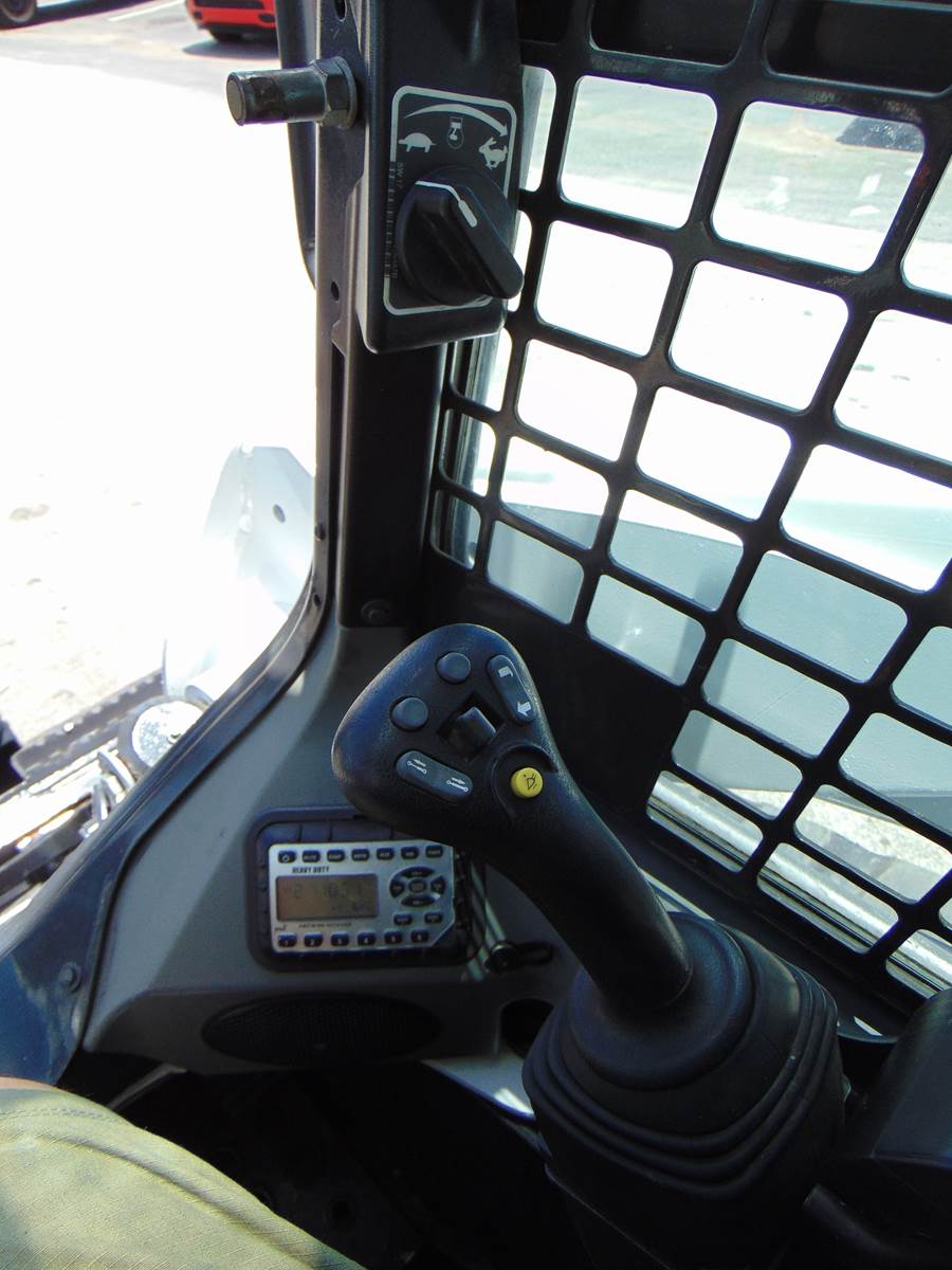2021 BOBCAT T770 TURBO 2 SPEED "HIGH FLOW" 92 HP - JOYSTICKS - HEAT AND A/C - SUPER LOADED - ONLY 1,348 HOURS - JOB READY - Image 32