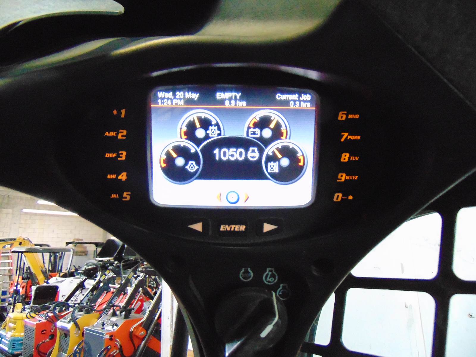 2021 BOBCAT T770 TURBO 2 SPEED "HIGH FLOW" 92 HP - JOYSTICKS - HEAT AND A/C - SUPER LOADED - ONLY 1,348 HOURS - JOB READY - Image 22