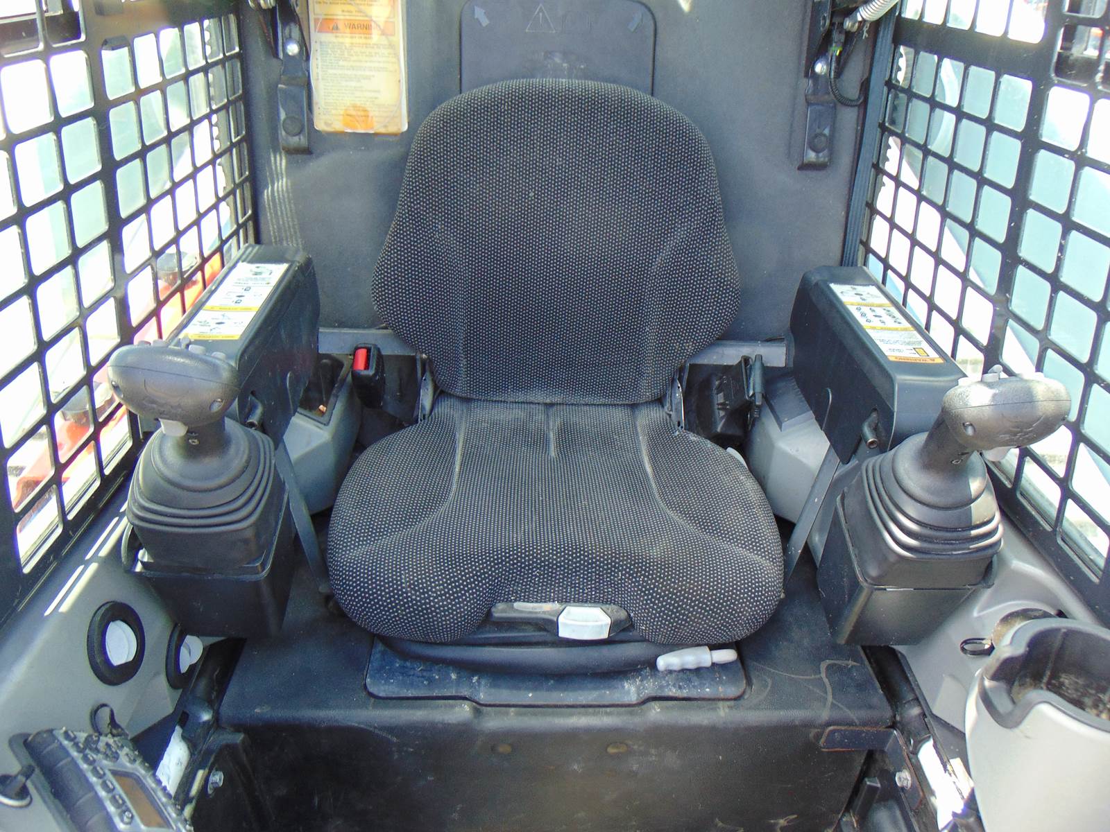 2021 BOBCAT T770 TURBO 2 SPEED "HIGH FLOW" 92 HP - JOYSTICKS - HEAT AND A/C - SUPER LOADED - ONLY 1,348 HOURS - JOB READY - Image 16