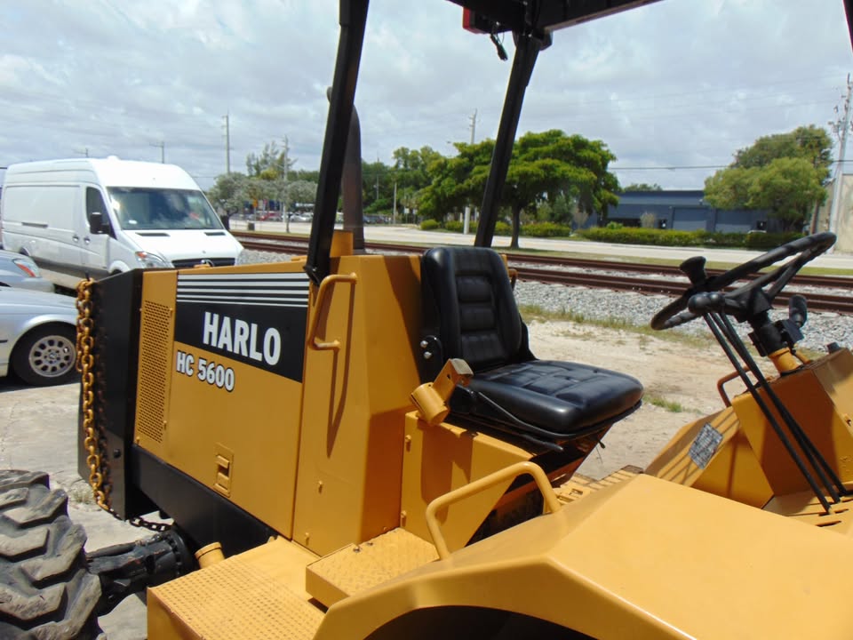 2001 HARLO HC-5600 ROUGH TERRAIN 4WD FORKLIFT FOR SALE - CUMMINS DIESEL 3 stage 26 ft height mast - 6,000 lb lift capacity - 80 hp cummins 3.9 diesel - Image 11