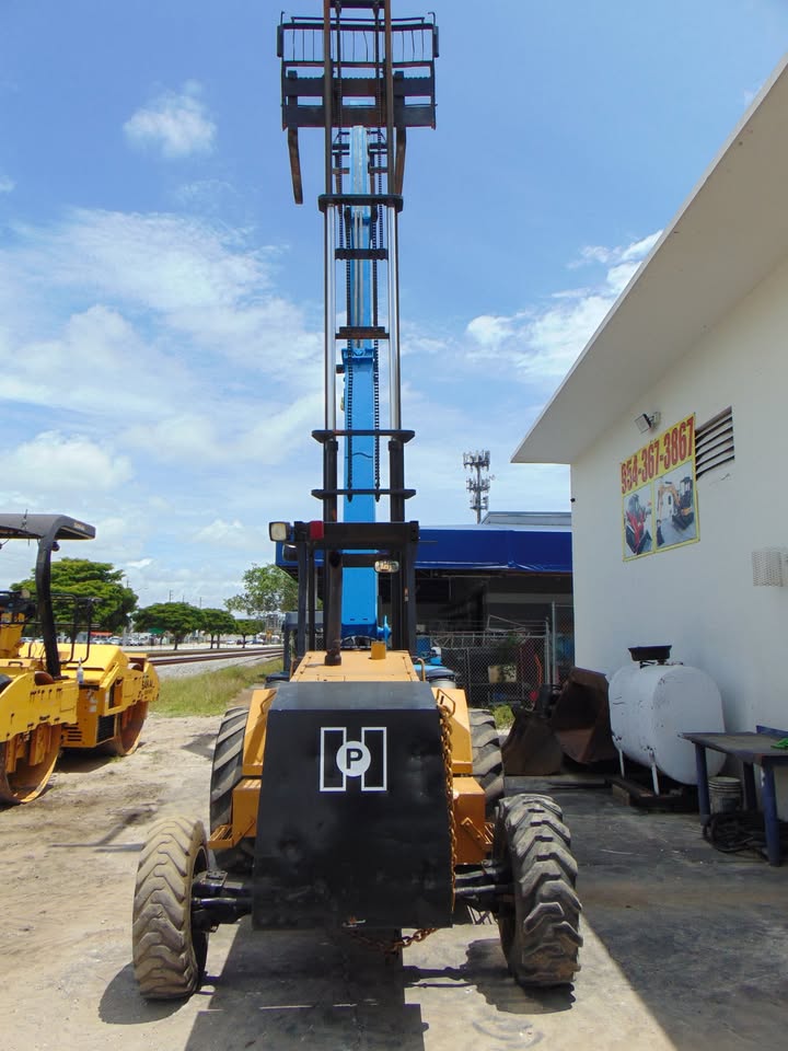2001 HARLO HC-5600 ROUGH TERRAIN 4WD FORKLIFT FOR SALE - CUMMINS DIESEL 3 stage 26 ft height mast - 6,000 lb lift capacity - 80 hp cummins 3.9 diesel - Image 18