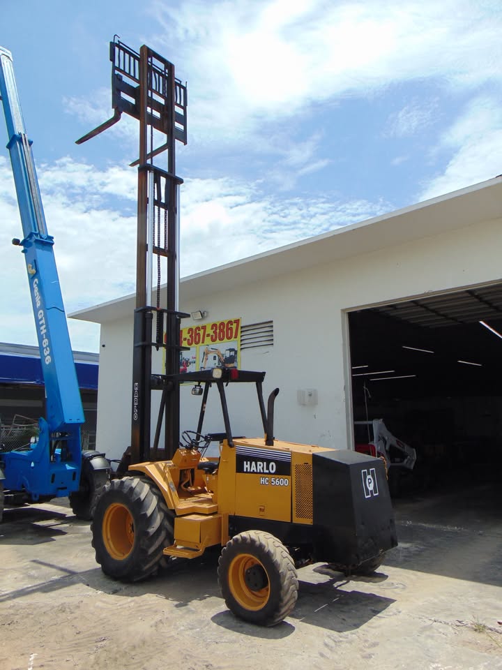 2001 HARLO HC-5600 ROUGH TERRAIN 4WD FORKLIFT FOR SALE - CUMMINS DIESEL 3 stage 26 ft height mast - 6,000 lb lift capacity - 80 hp cummins 3.9 diesel - Image 16