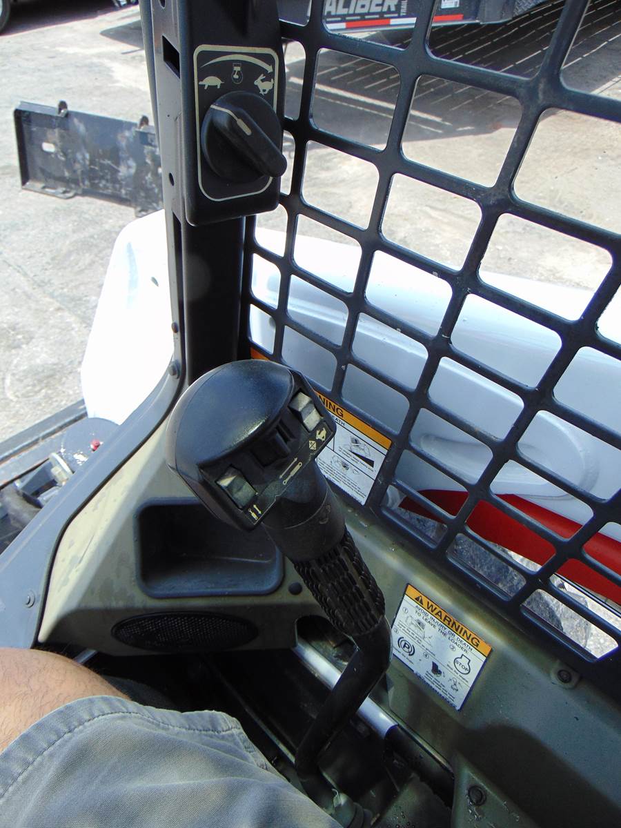 2015 BOBCAT S510 TURBO WITH SOLID TIRES - ONLY 800 ORIGINAL 1 OWNER HOURS - SOUTHERN RUST FREE - Image 14
