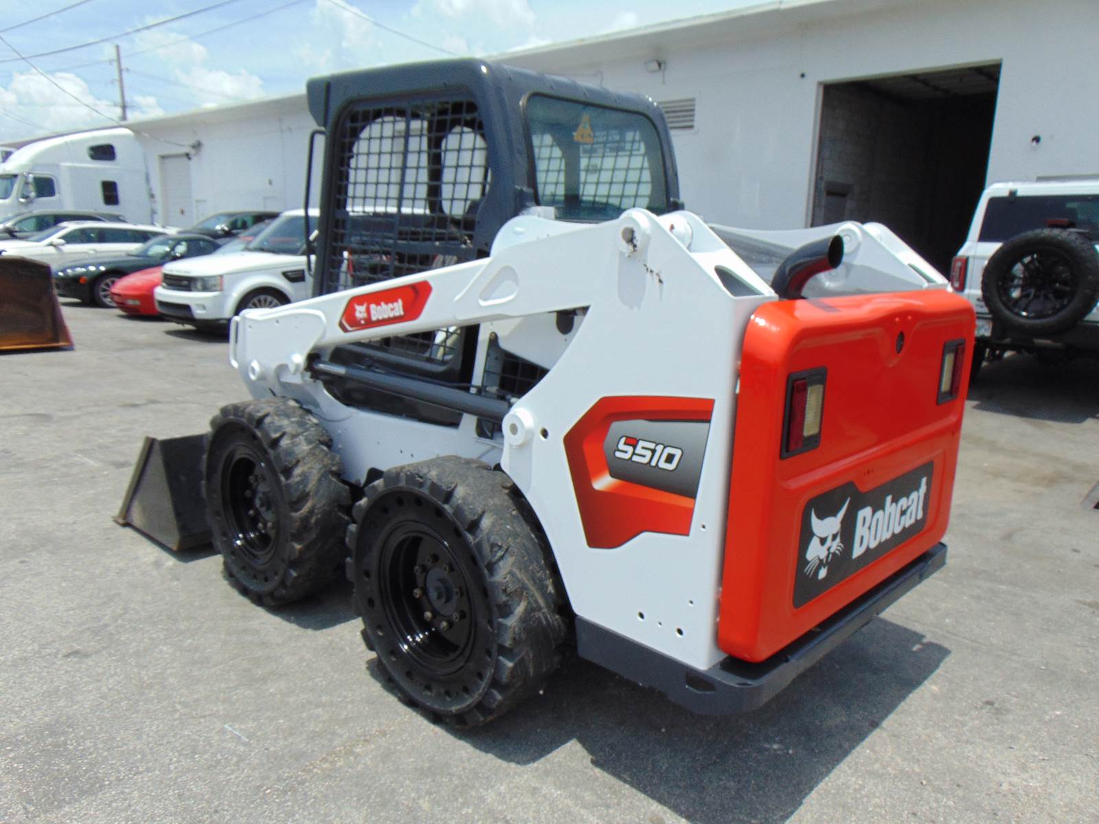 2015 BOBCAT S510 TURBO WITH SOLID TIRES - ONLY 800 ORIGINAL 1 OWNER HOURS - SOUTHERN RUST FREE - Image 24