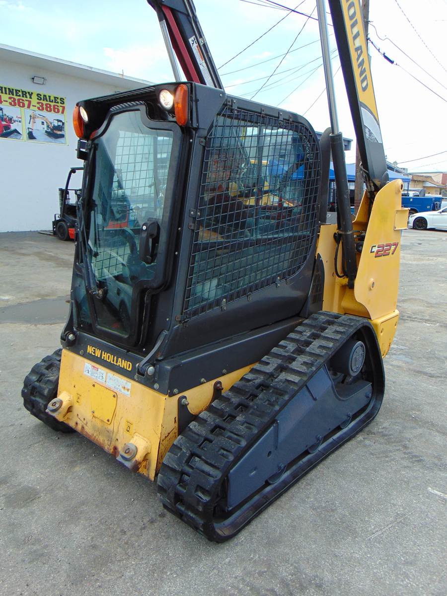 2016 NEW HOLLAND C227 TURBO 2 SPEED "BIG 74 HP" PRE EMISSIONS - HEAT - AC - STEREO - POWER COUPLER - JOYSTICKS - LOW HOURS - AIR RIDE - 100% JOB READY - Image 34