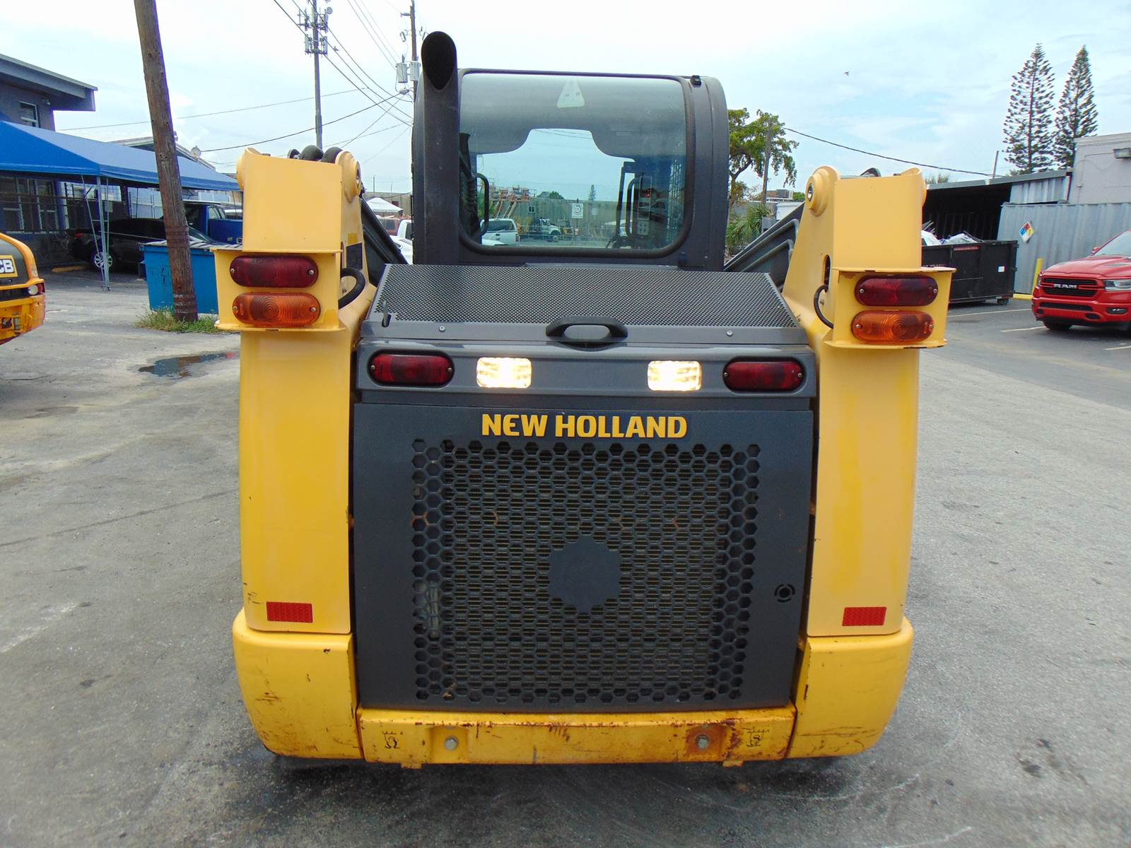 2016 NEW HOLLAND C227 TURBO 2 SPEED "BIG 74 HP" PRE EMISSIONS - HEAT - AC - STEREO - POWER COUPLER - JOYSTICKS - LOW HOURS - AIR RIDE - 100% JOB READY - Image 5