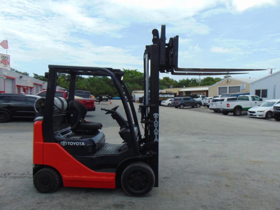 2016 TOYOTA 8FGCU20 LP / PROPANE 2 STAGE FORKLIFT FOR SALE - SIDE SHIFTER & POSITIONER - 5' LONG immaculate indoor stored - lp tank included - new tires - 100% job ready - Image 11