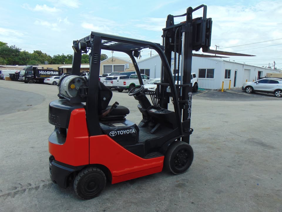 2016 TOYOTA 8FGCU20 LP / PROPANE 2 STAGE FORKLIFT FOR SALE - SIDE SHIFTER & POSITIONER - 5' LONG immaculate indoor stored - lp tank included - new tires - 100% job ready - Image 10